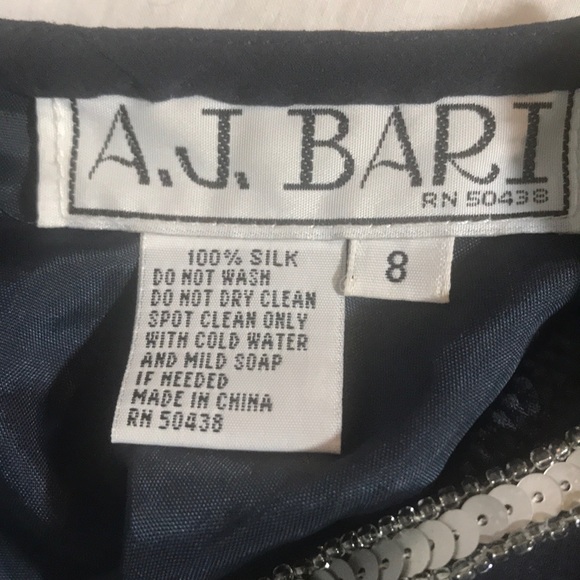 “A. J. BARI” Beaded, Sequined and Silk Ladies Top - Picture 12 of 15